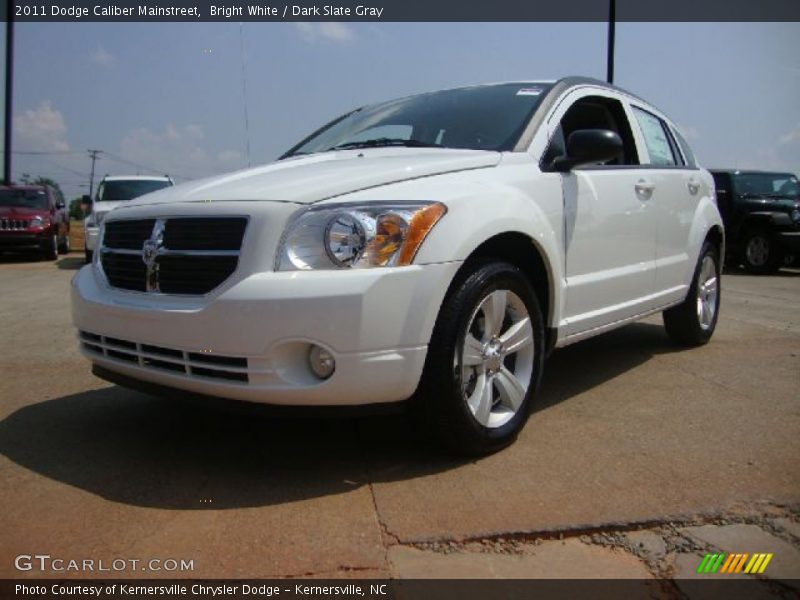 Bright White / Dark Slate Gray 2011 Dodge Caliber Mainstreet