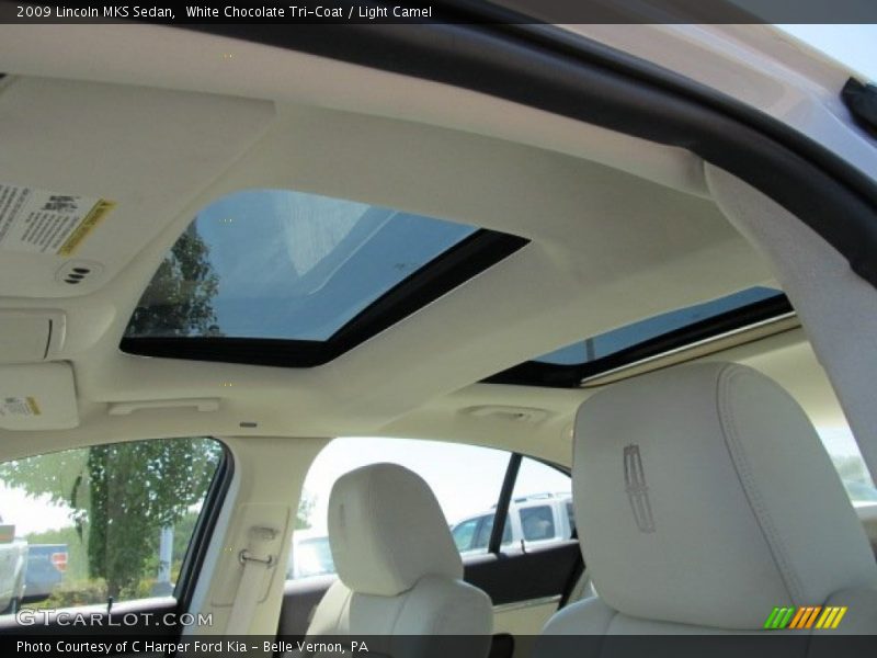 White Chocolate Tri-Coat / Light Camel 2009 Lincoln MKS Sedan