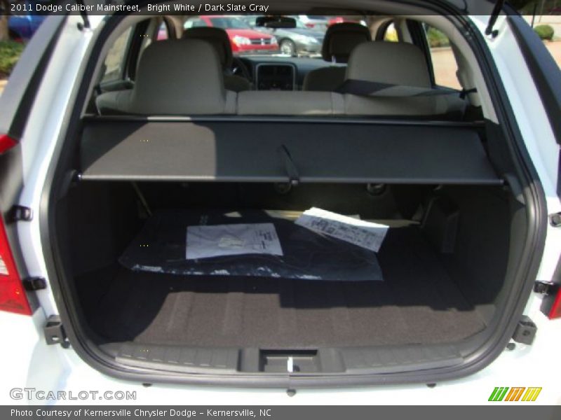 Bright White / Dark Slate Gray 2011 Dodge Caliber Mainstreet