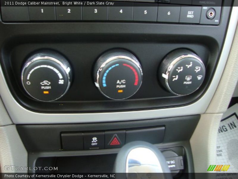 Bright White / Dark Slate Gray 2011 Dodge Caliber Mainstreet