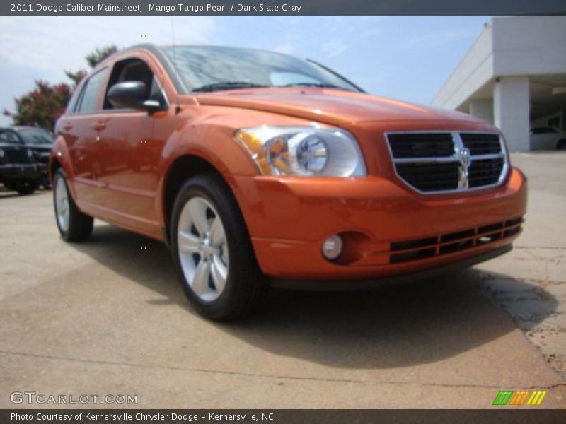 Mango Tango Pearl / Dark Slate Gray 2011 Dodge Caliber Mainstreet