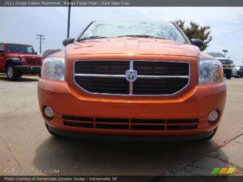 Mango Tango Pearl / Dark Slate Gray 2011 Dodge Caliber Mainstreet