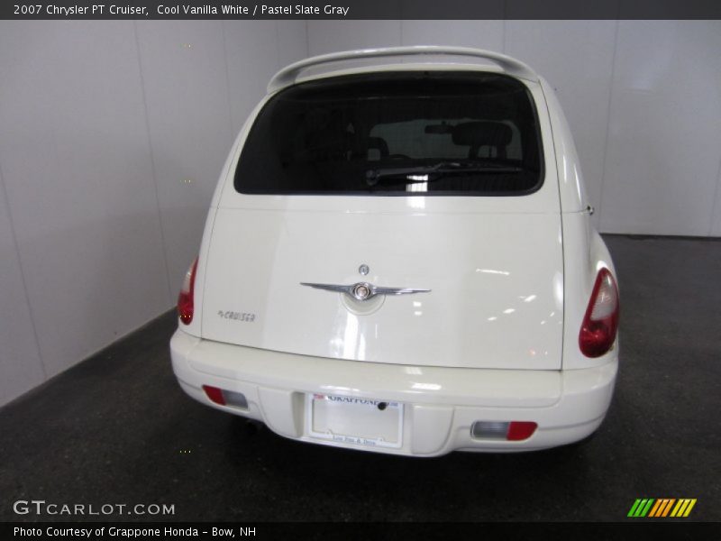 Cool Vanilla White / Pastel Slate Gray 2007 Chrysler PT Cruiser