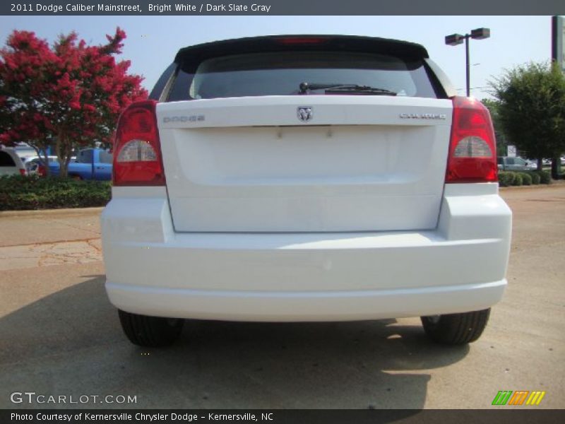 Bright White / Dark Slate Gray 2011 Dodge Caliber Mainstreet
