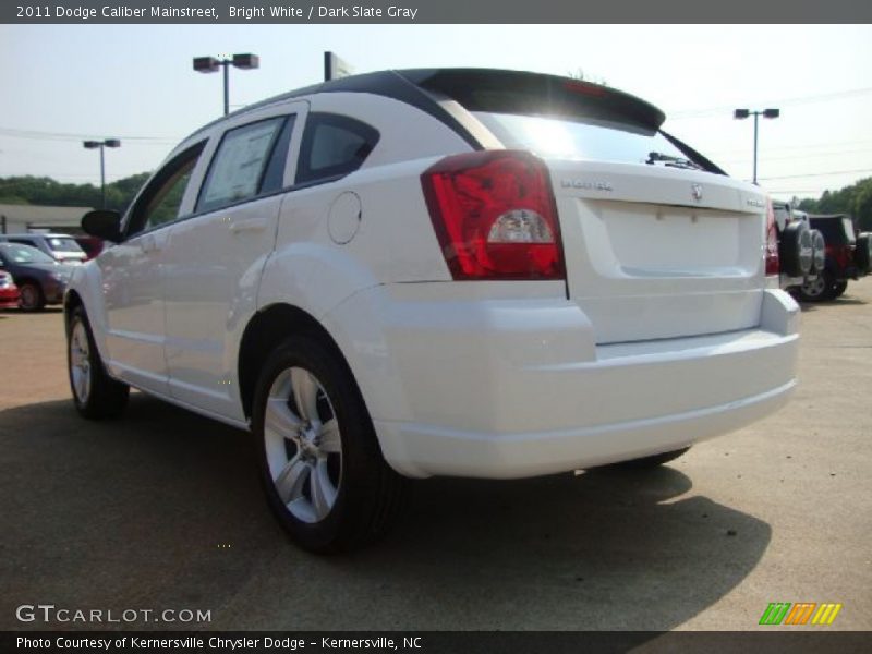 Bright White / Dark Slate Gray 2011 Dodge Caliber Mainstreet