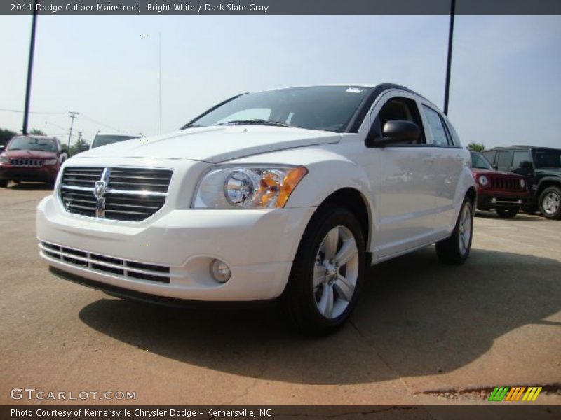 Bright White / Dark Slate Gray 2011 Dodge Caliber Mainstreet