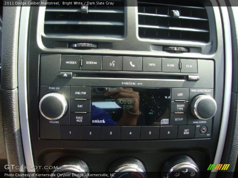 Bright White / Dark Slate Gray 2011 Dodge Caliber Mainstreet