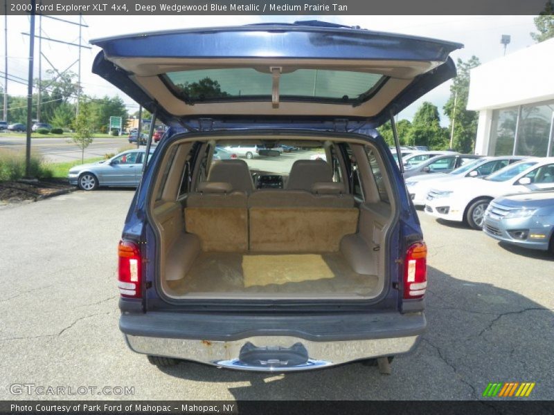 Deep Wedgewood Blue Metallic / Medium Prairie Tan 2000 Ford Explorer XLT 4x4