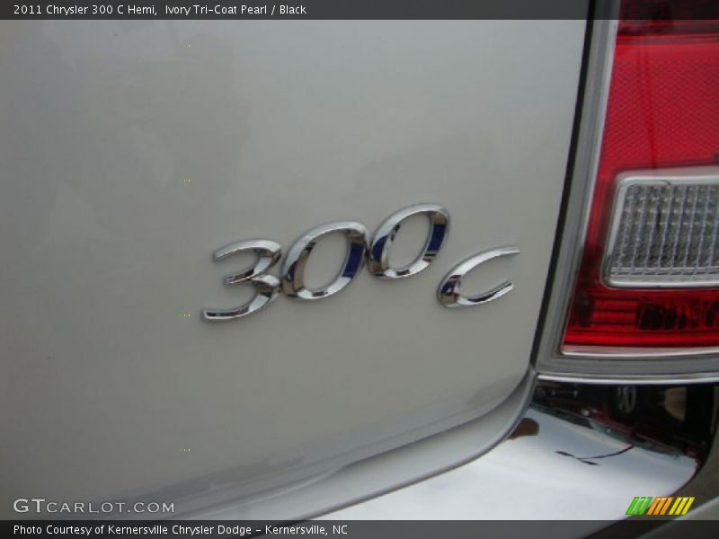 Ivory Tri-Coat Pearl / Black 2011 Chrysler 300 C Hemi