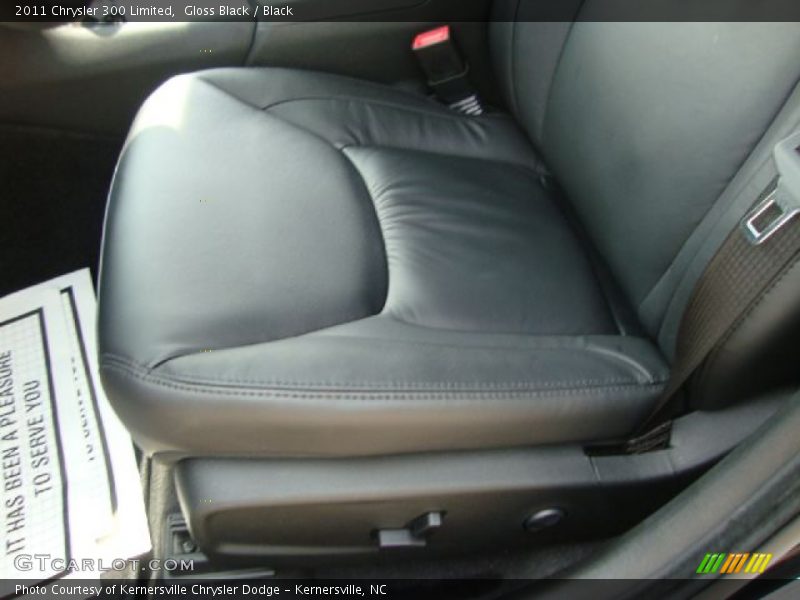 Gloss Black / Black 2011 Chrysler 300 Limited