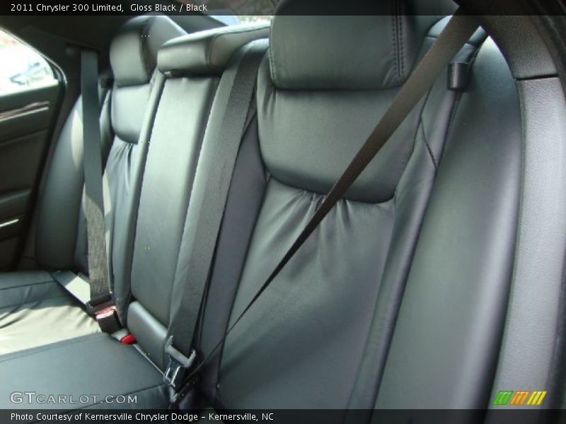 Gloss Black / Black 2011 Chrysler 300 Limited