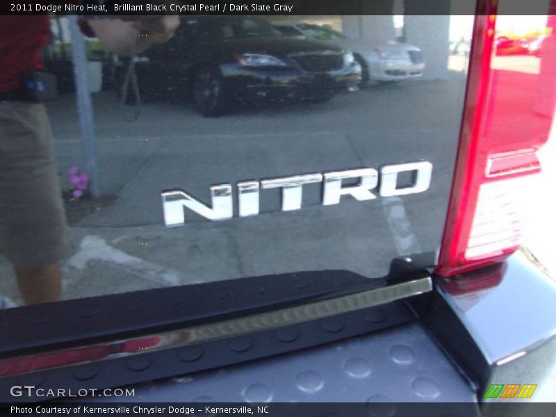 Brilliant Black Crystal Pearl / Dark Slate Gray 2011 Dodge Nitro Heat