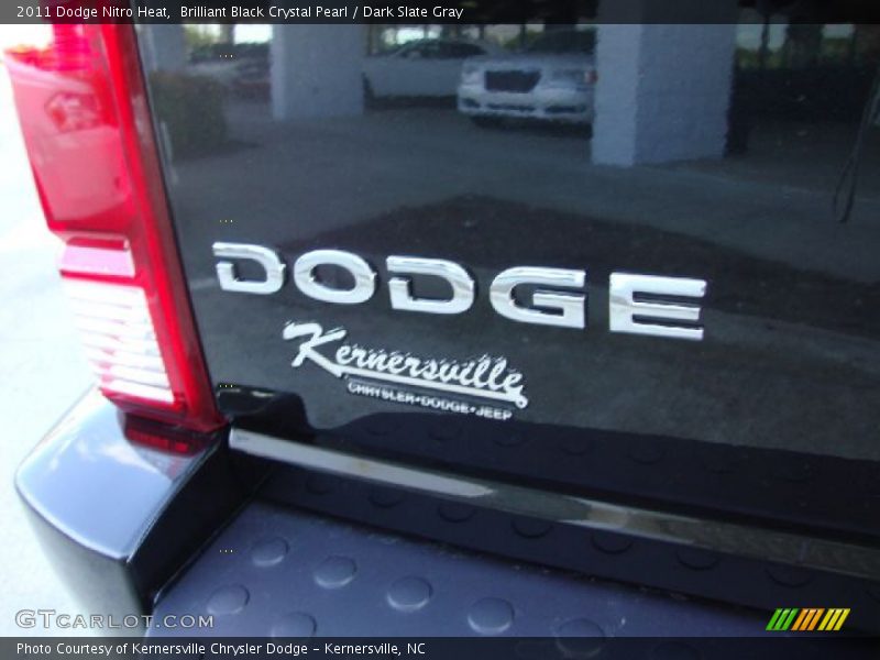 Brilliant Black Crystal Pearl / Dark Slate Gray 2011 Dodge Nitro Heat