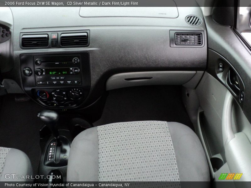 CD Silver Metallic / Dark Flint/Light Flint 2006 Ford Focus ZXW SE Wagon