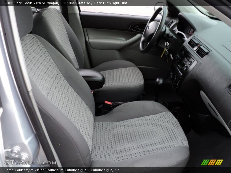  2006 Focus ZXW SE Wagon Dark Flint/Light Flint Interior