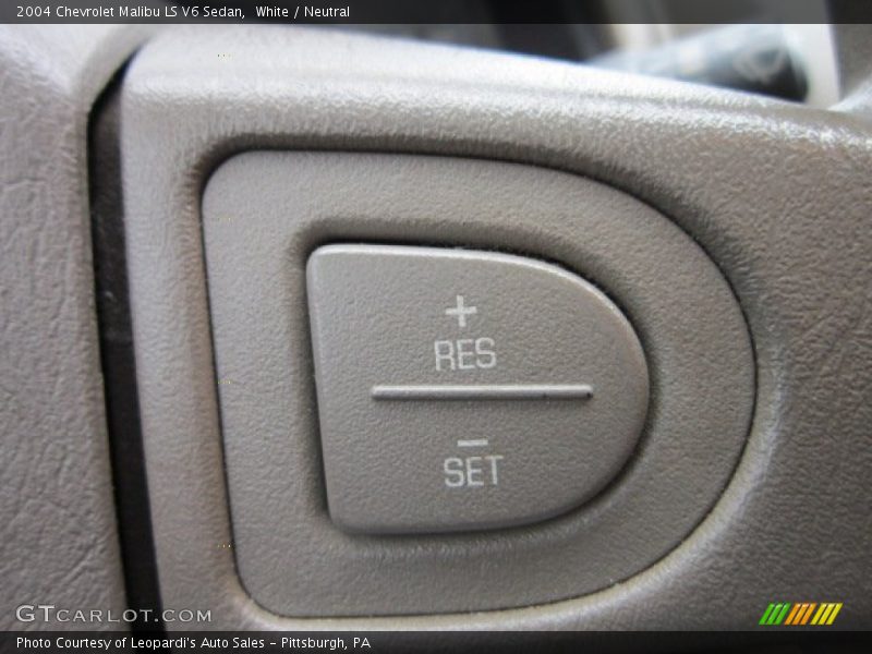 White / Neutral 2004 Chevrolet Malibu LS V6 Sedan