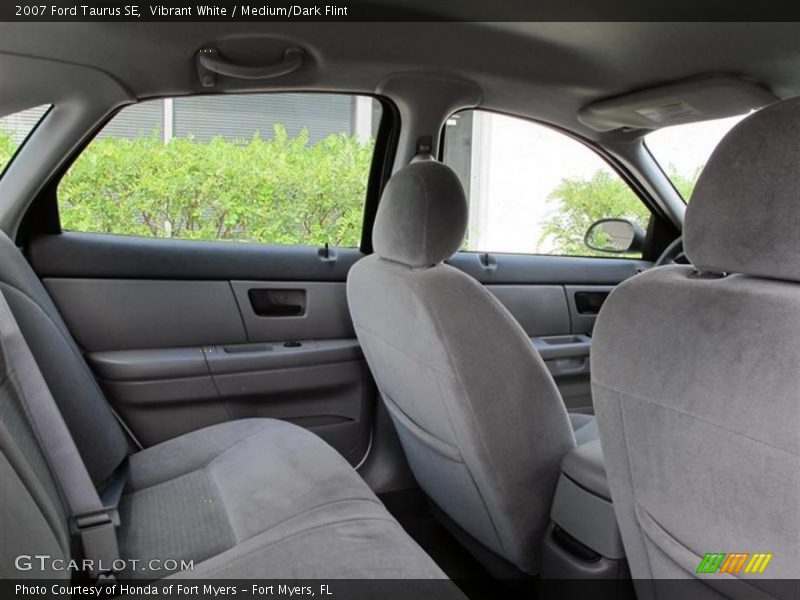 Vibrant White / Medium/Dark Flint 2007 Ford Taurus SE