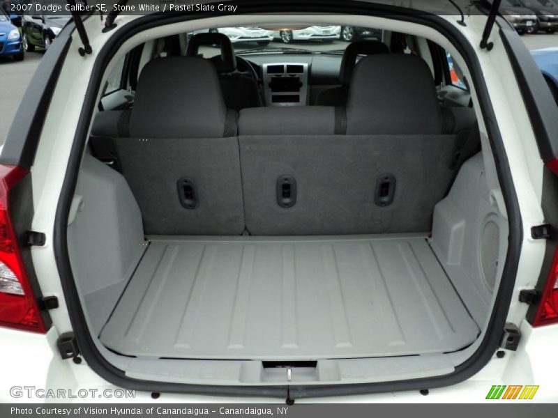  2007 Caliber SE Trunk