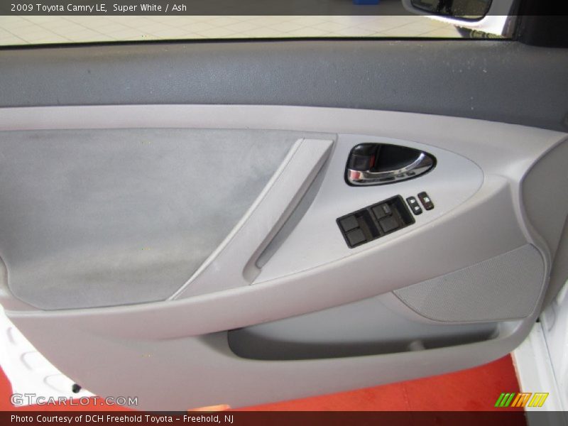 Super White / Ash 2009 Toyota Camry LE