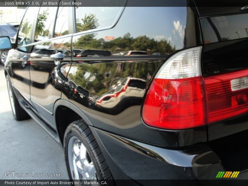 Jet Black / Sand Beige 2005 BMW X5 3.0i