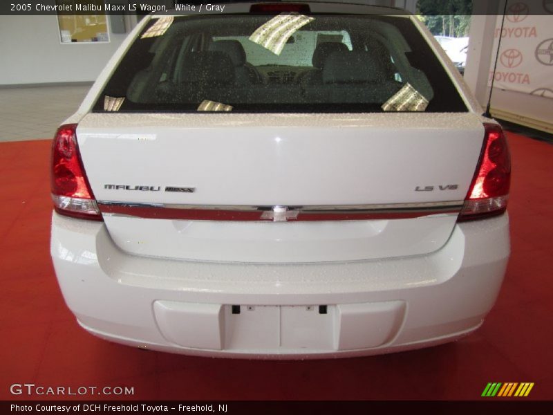 White / Gray 2005 Chevrolet Malibu Maxx LS Wagon