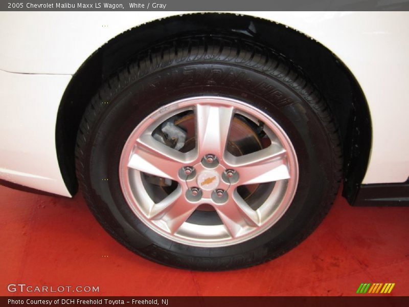 White / Gray 2005 Chevrolet Malibu Maxx LS Wagon