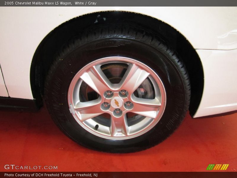 White / Gray 2005 Chevrolet Malibu Maxx LS Wagon