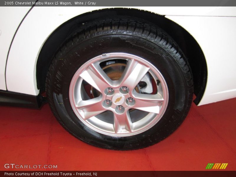 White / Gray 2005 Chevrolet Malibu Maxx LS Wagon