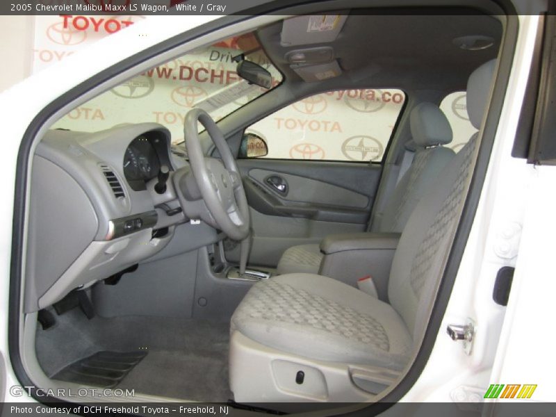 White / Gray 2005 Chevrolet Malibu Maxx LS Wagon