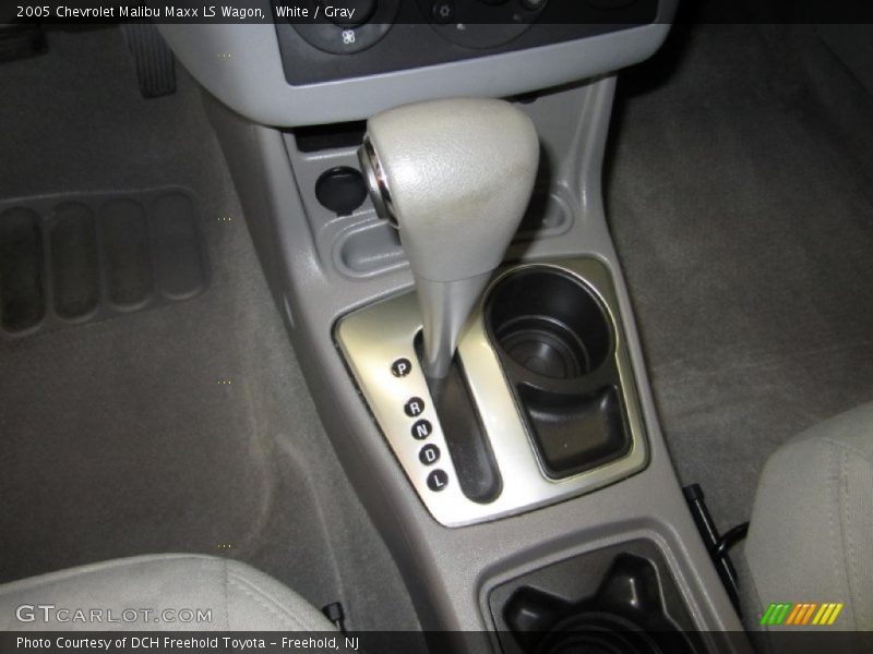 White / Gray 2005 Chevrolet Malibu Maxx LS Wagon