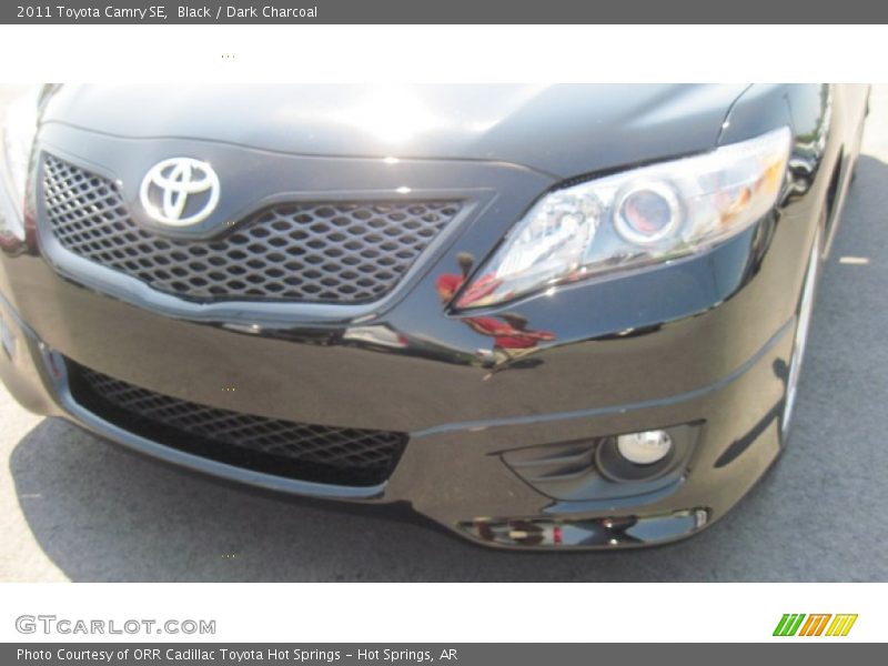 Black / Dark Charcoal 2011 Toyota Camry SE