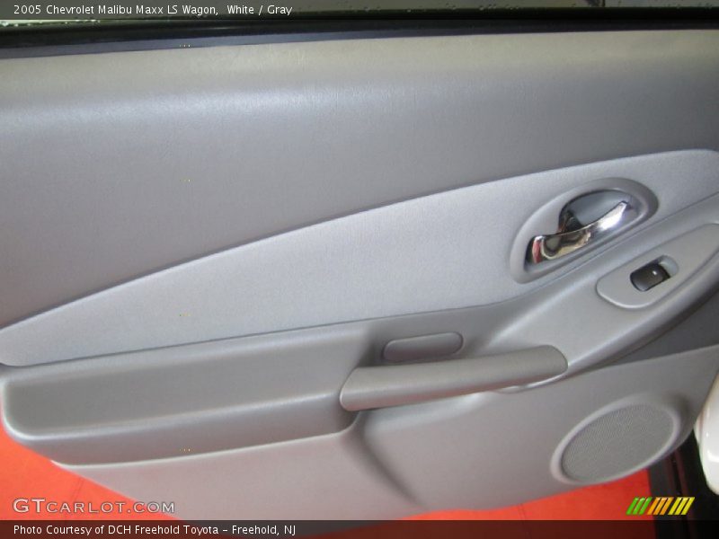 White / Gray 2005 Chevrolet Malibu Maxx LS Wagon