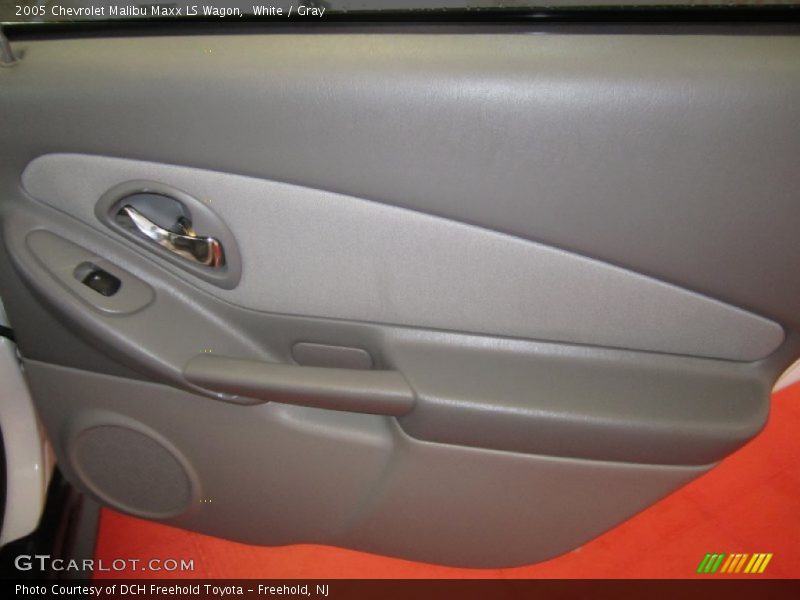 White / Gray 2005 Chevrolet Malibu Maxx LS Wagon