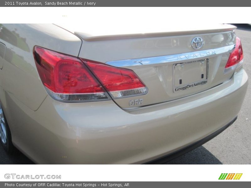 Sandy Beach Metallic / Ivory 2011 Toyota Avalon