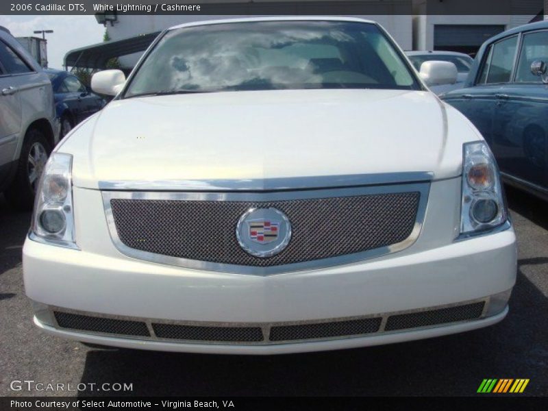 White Lightning / Cashmere 2006 Cadillac DTS