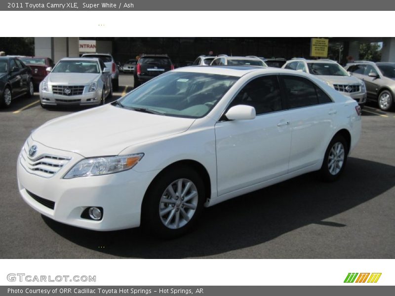 Super White / Ash 2011 Toyota Camry XLE