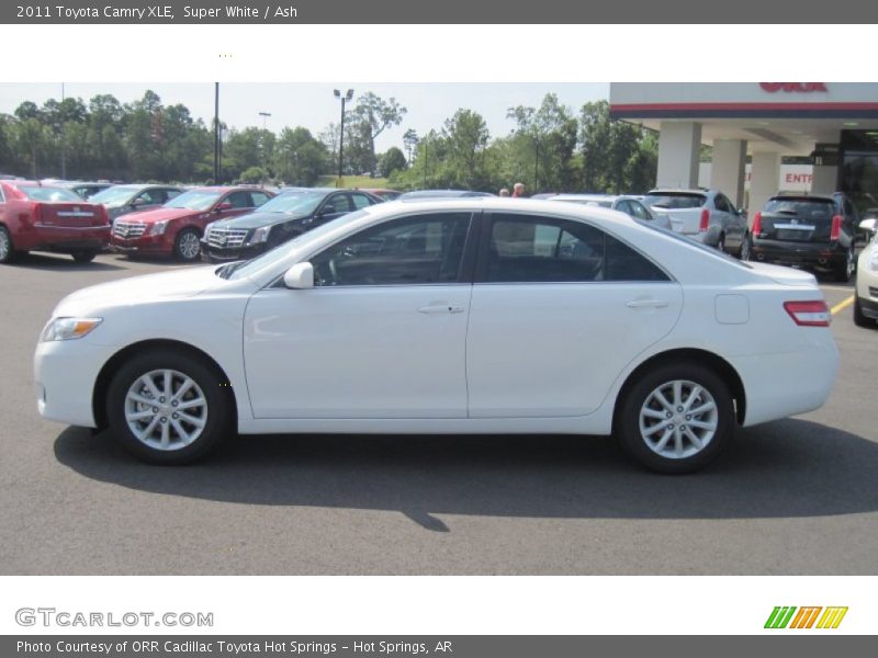 Super White / Ash 2011 Toyota Camry XLE