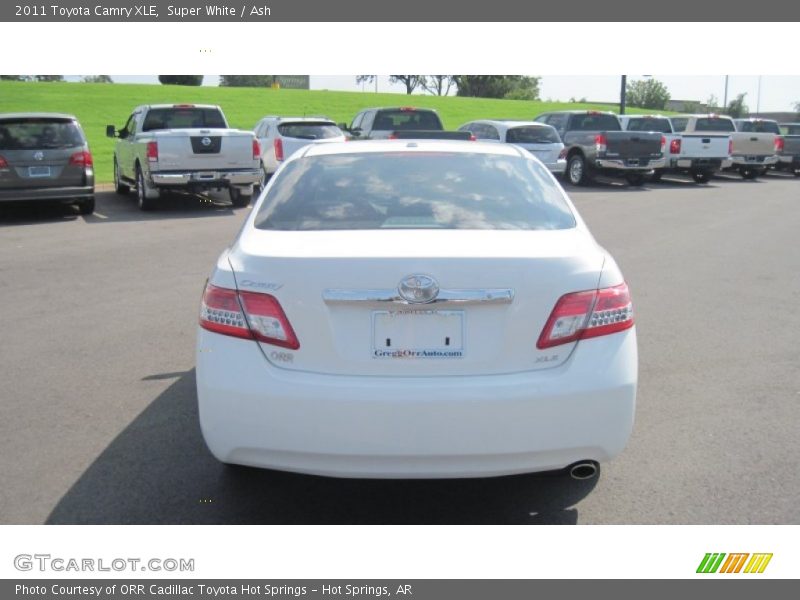 Super White / Ash 2011 Toyota Camry XLE