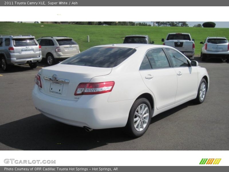 Super White / Ash 2011 Toyota Camry XLE