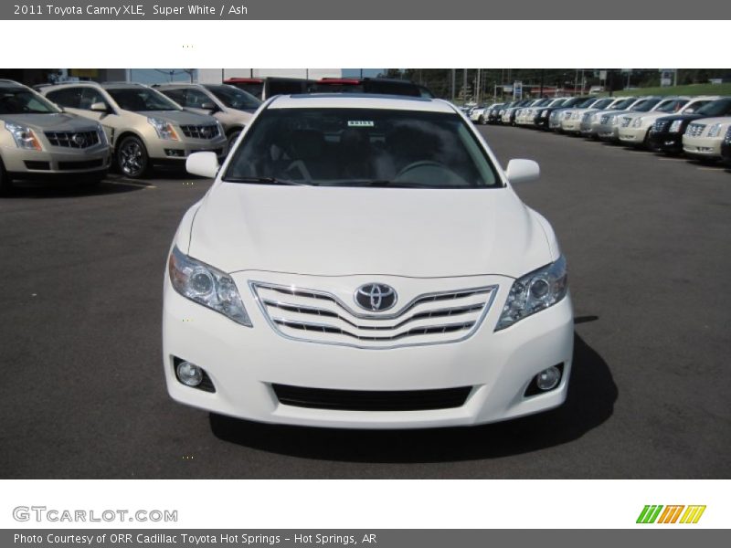 Super White / Ash 2011 Toyota Camry XLE