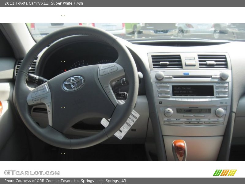 Super White / Ash 2011 Toyota Camry XLE