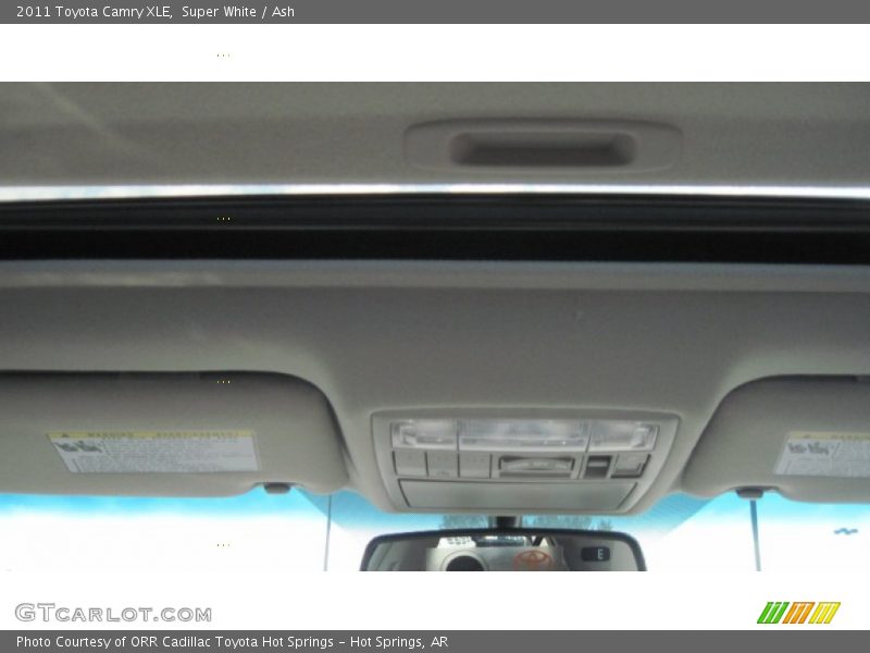 Super White / Ash 2011 Toyota Camry XLE