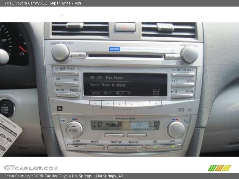 Super White / Ash 2011 Toyota Camry XLE