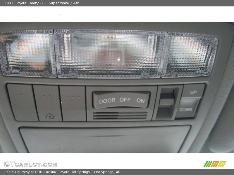 Super White / Ash 2011 Toyota Camry XLE