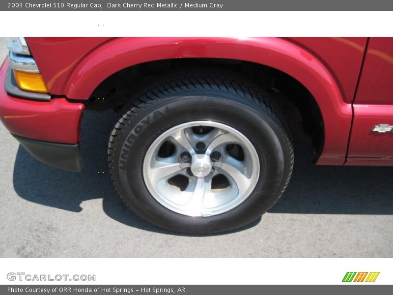 Dark Cherry Red Metallic / Medium Gray 2003 Chevrolet S10 Regular Cab