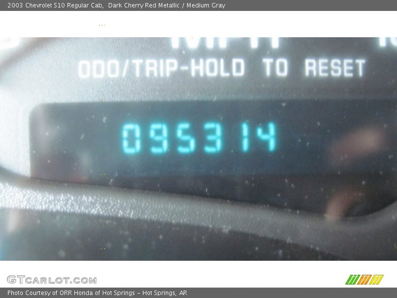 Dark Cherry Red Metallic / Medium Gray 2003 Chevrolet S10 Regular Cab