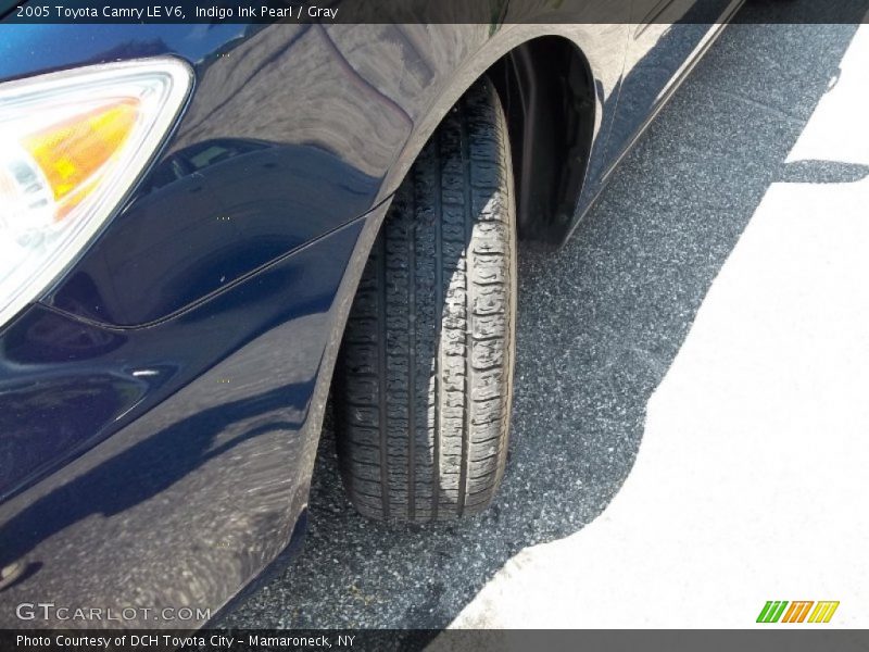 Indigo Ink Pearl / Gray 2005 Toyota Camry LE V6