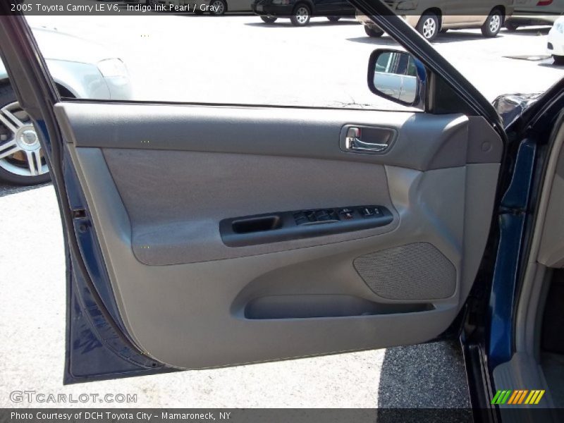 Indigo Ink Pearl / Gray 2005 Toyota Camry LE V6