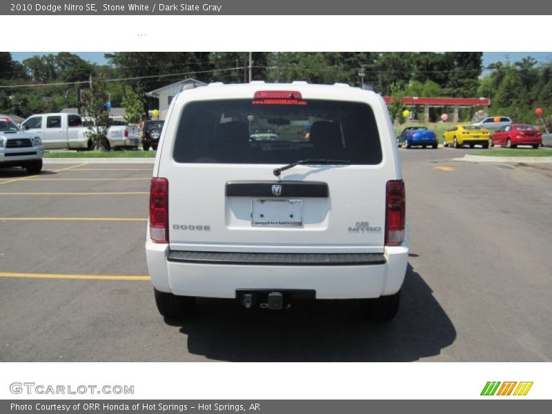 Stone White / Dark Slate Gray 2010 Dodge Nitro SE