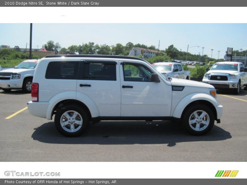 Stone White / Dark Slate Gray 2010 Dodge Nitro SE